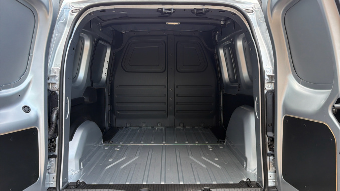 Renault Kangoo L1 Diesel ML19 Blue dCi 95 Extra Van - Image 12